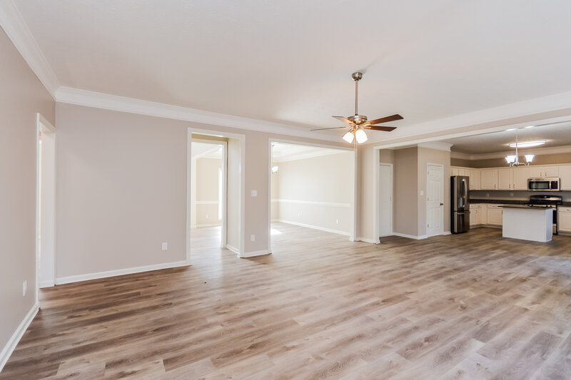 2,670/Mo, 115 Whitaker Dr Stockbridge, GA 30281 Family Room View 2