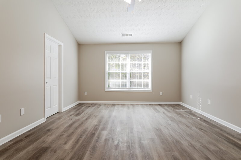 2,375/Mo, 734 Thompson Ridge Dr Monroe, GA 30655 Main Bedroom View 2