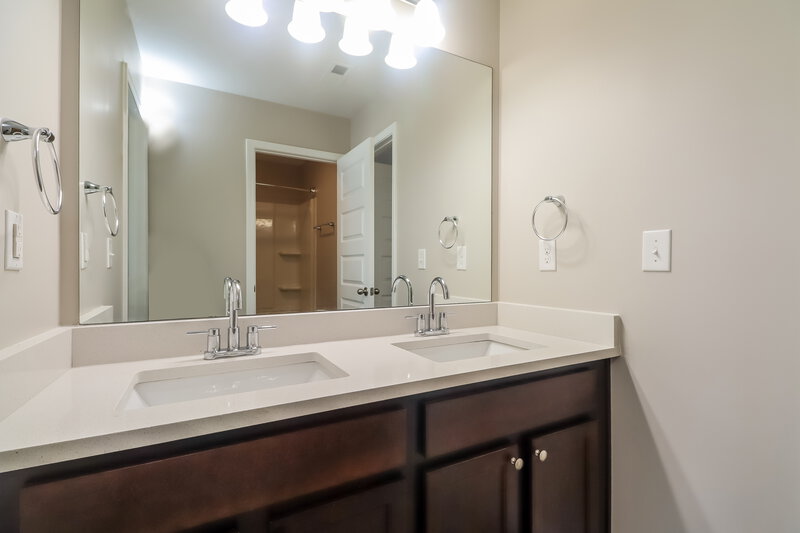 3,500/Mo, 1069 Lear Dr Locust Grove, GA 30248 Bathroom View