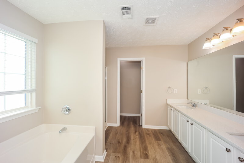 2,350/Mo, 8308 Milam Loop Fairburn, GA 30213 Main Bathroom View