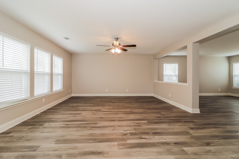 2,200/Mo, 181 Cedar Bay Cir Dallas, GA 30157 Living Room View 3