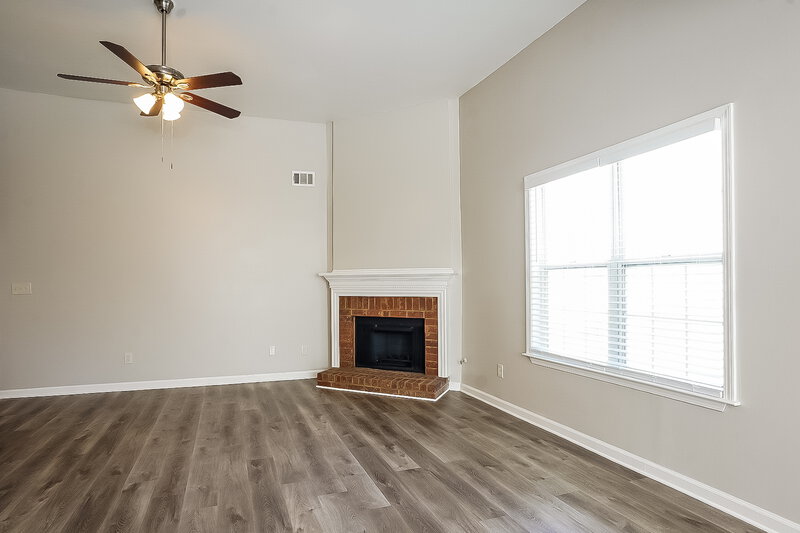 2,055/Mo, 65 Titleist Ct Newnan, GA 30265 Living Room View 3