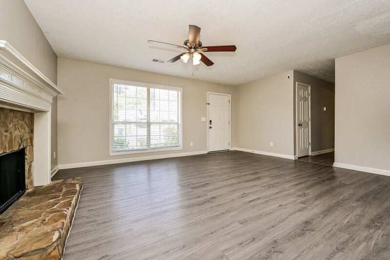 1,915/Mo, 1116 Whisper Wind Dr McDonough, GA 30253 Living Room View 3