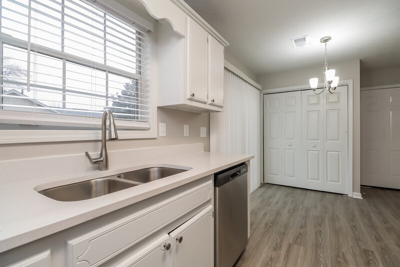 2,440/Mo, 1116 Whisper Wind Dr McDonough, GA 30253 Kitchen View 2