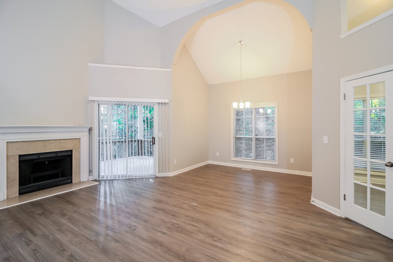 2,260/Mo, 3510 Berkeley Park Ct Duluth, GA 30096 Living Room View