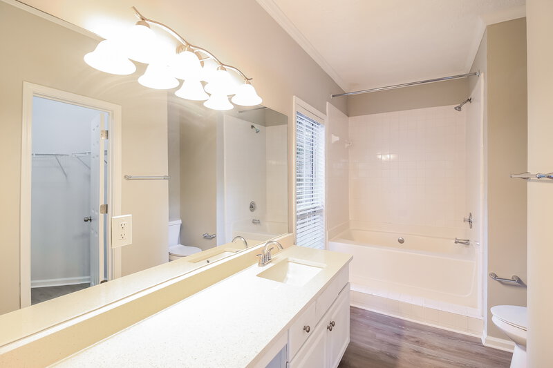 2,260/Mo, 3510 Berkeley Park Ct Duluth, GA 30096 Main Bathroom View