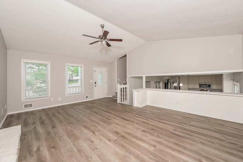 2,215/Mo, 649 Edwards Ct Sugar Hill, GA 30518 Living Room View 2