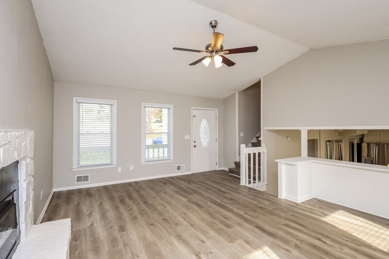 2,920/Mo, 649 Edwards Ct Sugar Hill, GA 30518 Living Room View 2