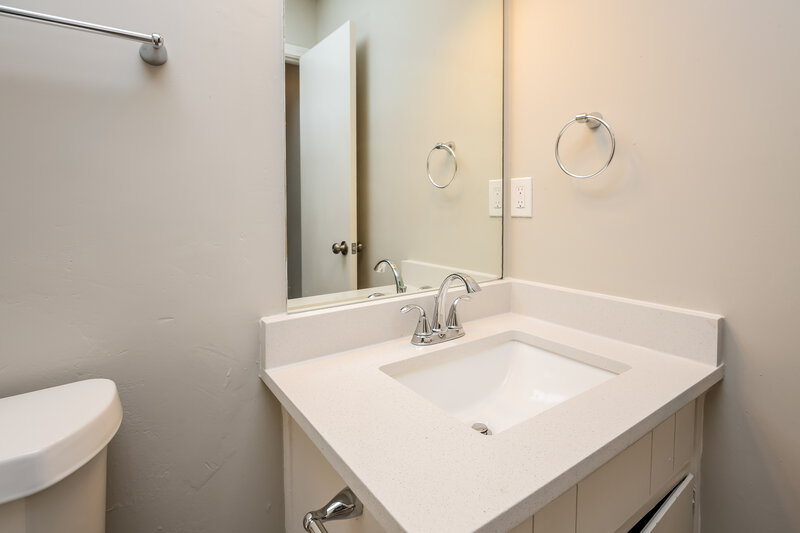 2,920/Mo, 649 Edwards Ct Sugar Hill, GA 30518 Bathroom View