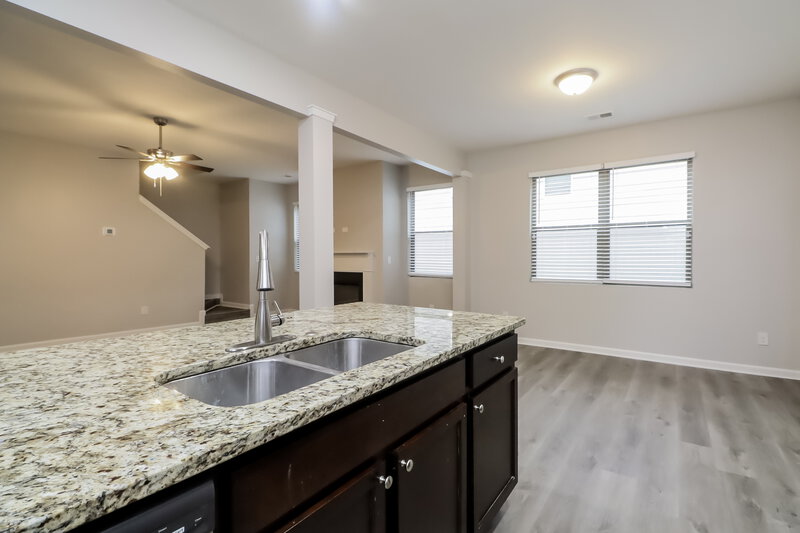 2,095/Mo, 1415 Brickfield Way Locust Grove, GA 30248 Kitchen View