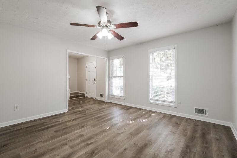 1,750/Mo, 895 Highland Ter NE Marietta, GA 30066 Living Room View
