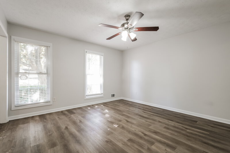 1,750/Mo, 895 Highland Ter NE Marietta, GA 30066 Living Room View 2