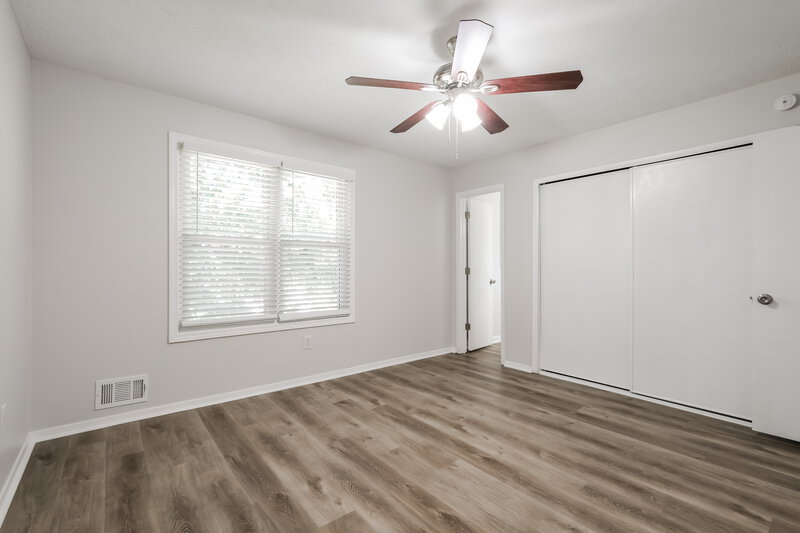 1,750/Mo, 895 Highland Ter NE Marietta, GA 30066 Main Bedroom View 2