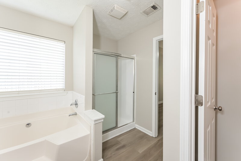2,175/Mo, 2167 Mulberry Ln Lithonia, GA 30058 Main Bathroom View 2