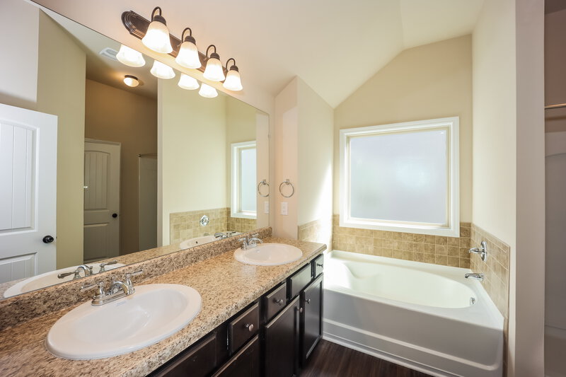 2,485/Mo, 2350 Walker Dr Hampton, GA 30228 Main Bathroom View