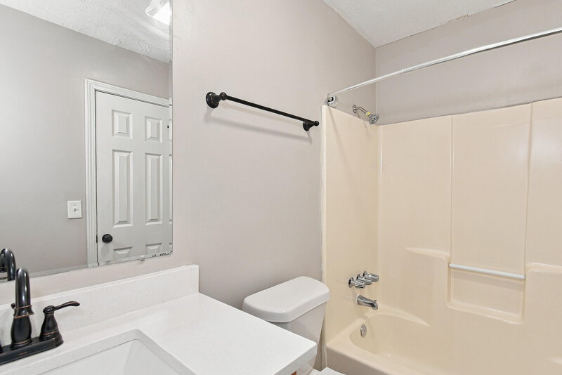 1,900/Mo, 5369 Britton Dr Villa Rica, GA 30180 Primary Bathroom View