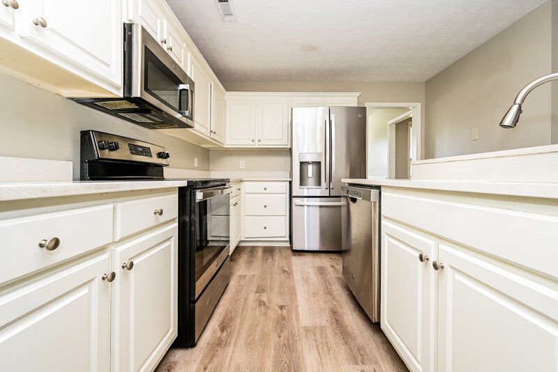 1,800/Mo, 100 Princeton Ct Covington, GA 30016 Kitchen View
