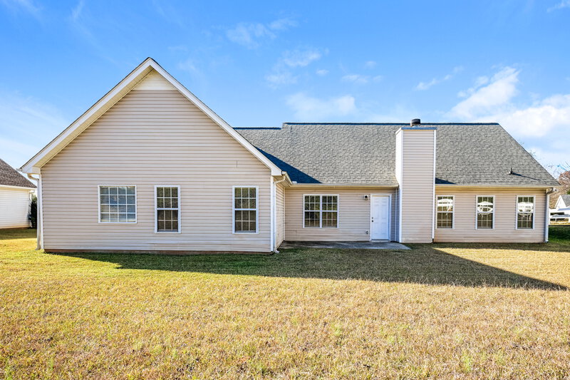 1,800/Mo, 100 Princeton Ct Covington, GA 30016 Rear View