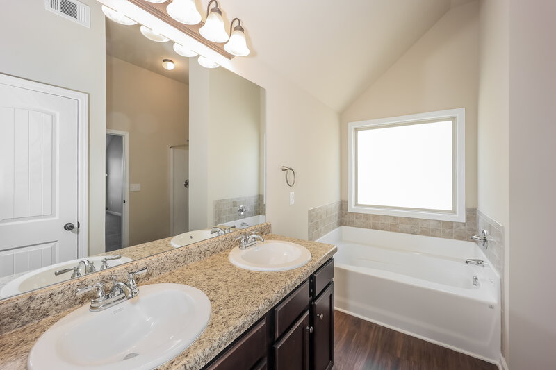 3,260/Mo, 2386 Walker Dr Hampton, GA 30228 Main Bathroom View
