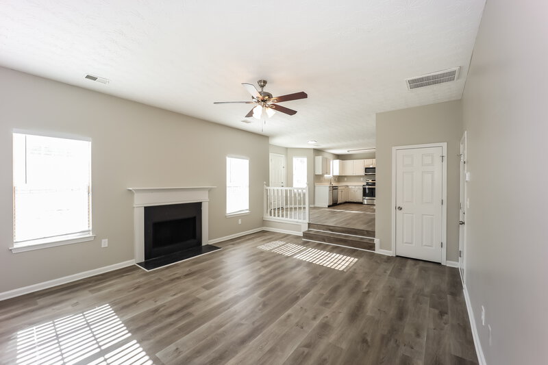 2,165/Mo, 4226 Kensington Cv Atlanta, GA 30349 Family Room View 2