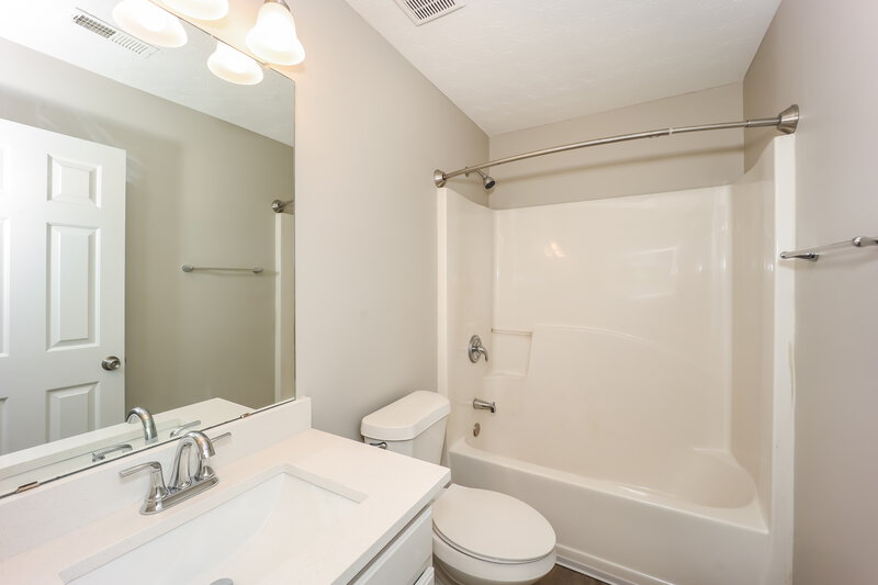 2,165/Mo, 4226 Kensington Cv Atlanta, GA 30349 Bathroom View