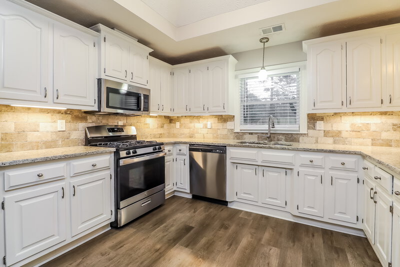 2,115/Mo, 50 Doubles Drive Covington, GA 30016 Kitchen View 2