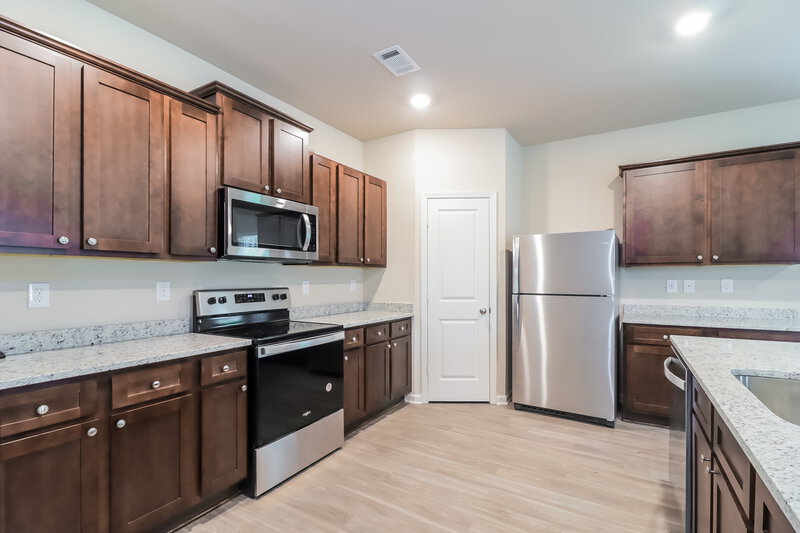 2,148/Mo, 116 Oliver Drive Locust Grove, GA 30248 Kitchen View 2