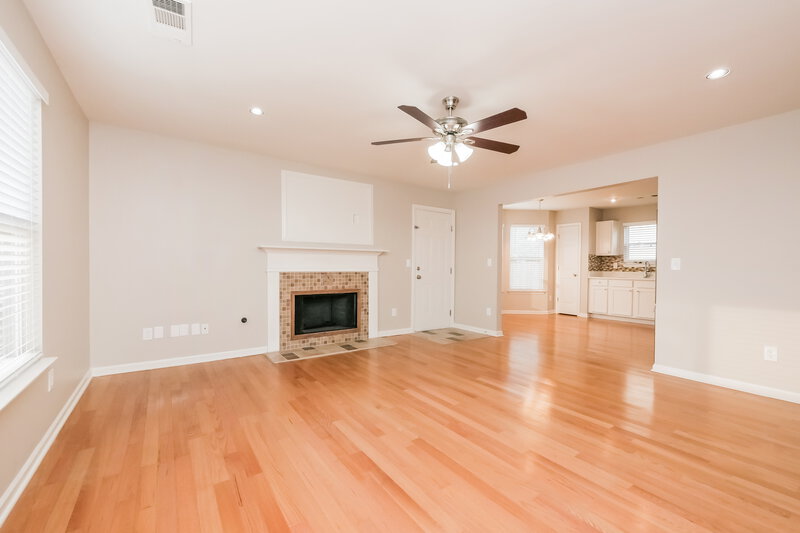 2,155/Mo, 1972 Bernie Way Hampton, GA 30228 Living Room View 2