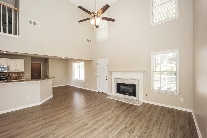2,315/Mo, 7855 Clearview Cir Riverdale, GA 30296 Family Room View 2