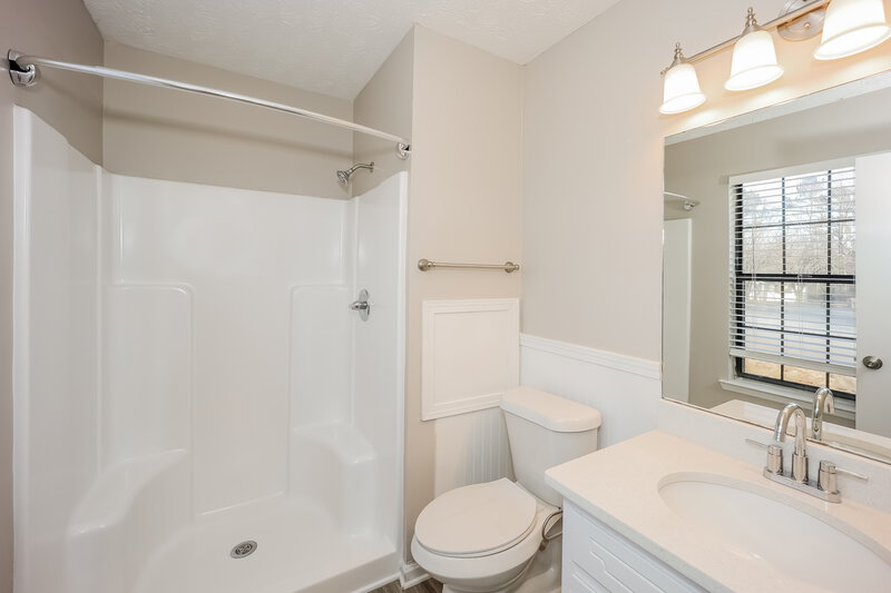 2,250/Mo, 1037 Lombardy Way Jonesboro, GA 30238 Main Bathroom View