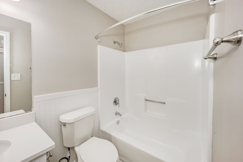 2,250/Mo, 1037 Lombardy Way Jonesboro, GA 30238 Bathroom View