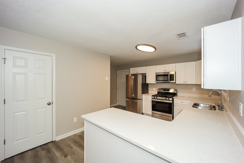 0/Mo, 4313 Ward Bluff Ct Ellenwood, GA 30294 Kitchen View 2