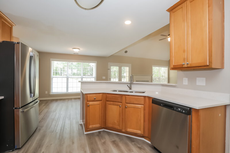2,470/Mo, 480 Haven Ridge Dr Stockbridge, GA 30281 Kitchen View