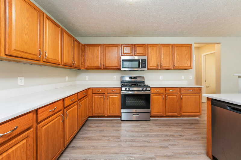 2,425/Mo, 607 Leaflet Ives Trl Lawrenceville, GA 30045 Kitchen View