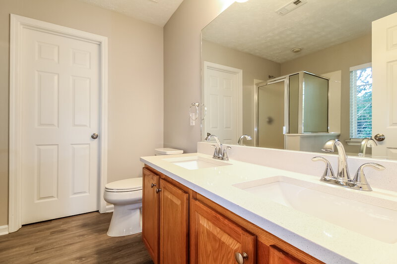 3,940/Mo, 607 Leaflet Ives Trl Lawrenceville, GA 30045 Main Bathroom View