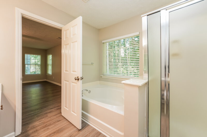 2,425/Mo, 607 Leaflet Ives Trl Lawrenceville, GA 30045 Main Bathroom View 2