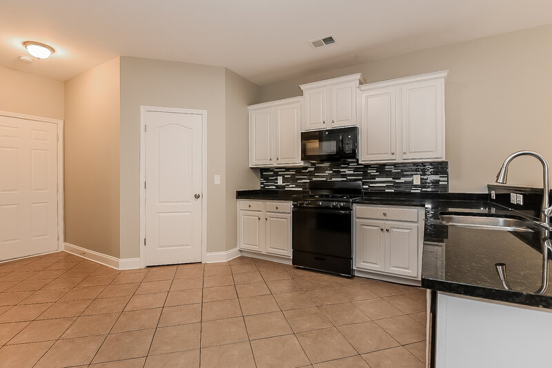 3,630/Mo, 2101 Hamby Cove Dr NW Acworth, GA 30102 Kitchen View 2