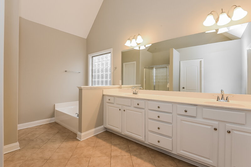 3,630/Mo, 2101 Hamby Cove Dr NW Acworth, GA 30102 Main Bathroom View