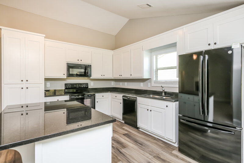 2,180/Mo, 164 Heartland Cir Unit 77 Winder, GA 30680 Kitchen View