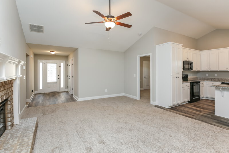 2,210/Mo, 210 Heartland Cir Winder, GA 30680 Living Room View 3