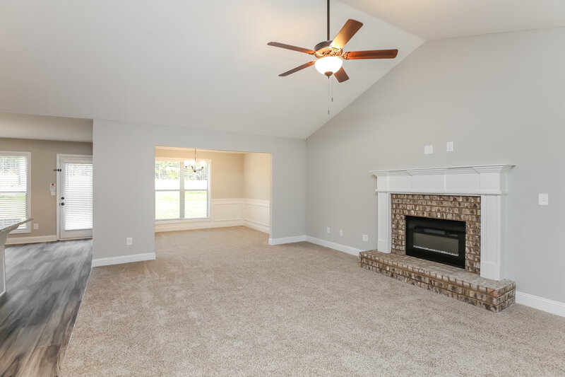 2,210/Mo, 210 Heartland Cir Winder, GA 30680 Living Room View 4