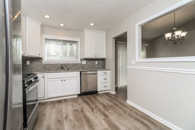 2,210/Mo, 5375 Olde Mill Dr NE Woodstock, GA 30188 Kitchen View