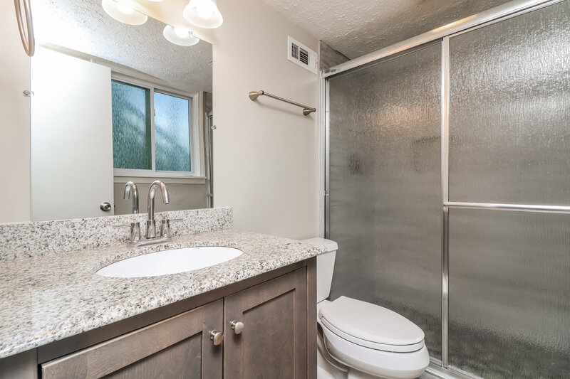 2,210/Mo, 5375 Olde Mill Dr NE Woodstock, GA 30188 Bathroom View