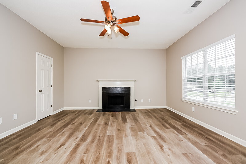 1,895/Mo, 208 Ernestine Way Stockbridge, GA 30281 Living Room View