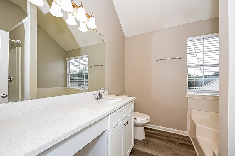 1,895/Mo, 208 Ernestine Way Stockbridge, GA 30281 Main Bathroom View
