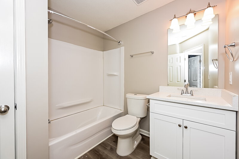 1,895/Mo, 208 Ernestine Way Stockbridge, GA 30281 Bathroom View
