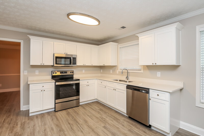 2,370/Mo, 710 Dellrose Trce McDonough, GA 30253 Kitchen View