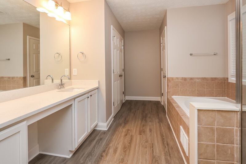 2,370/Mo, 710 Dellrose Trce McDonough, GA 30253 Main Bathroom View