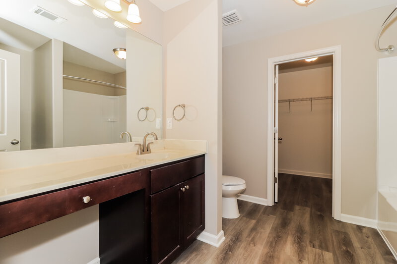 2,170/Mo, 129 Aberdeen Way Dallas, GA 30132 Main Bathroom View