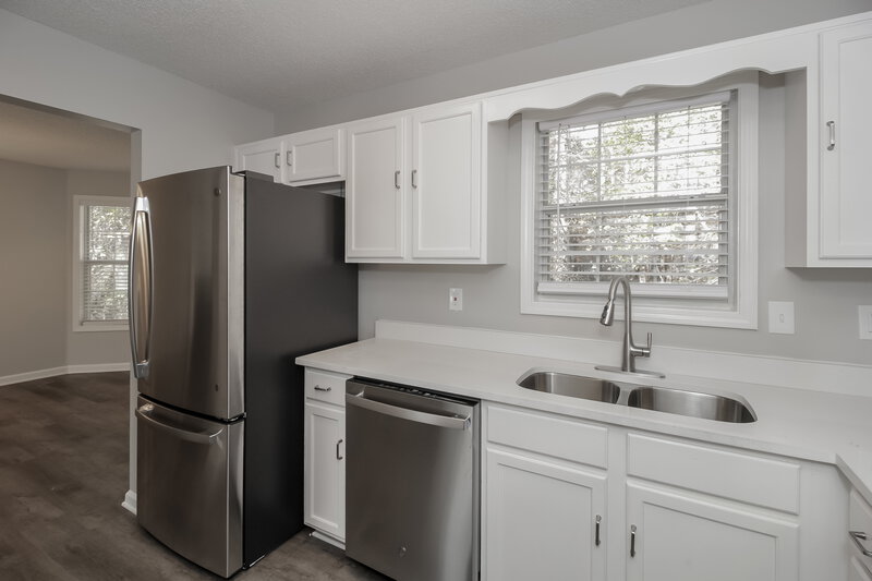 1,805/Mo, 434 Ivy Crest Dr Dallas, GA 30157 Kitchen View 2